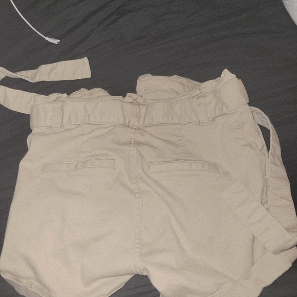 Express Beige High-Waisted Shorts - Picture 5 of 5